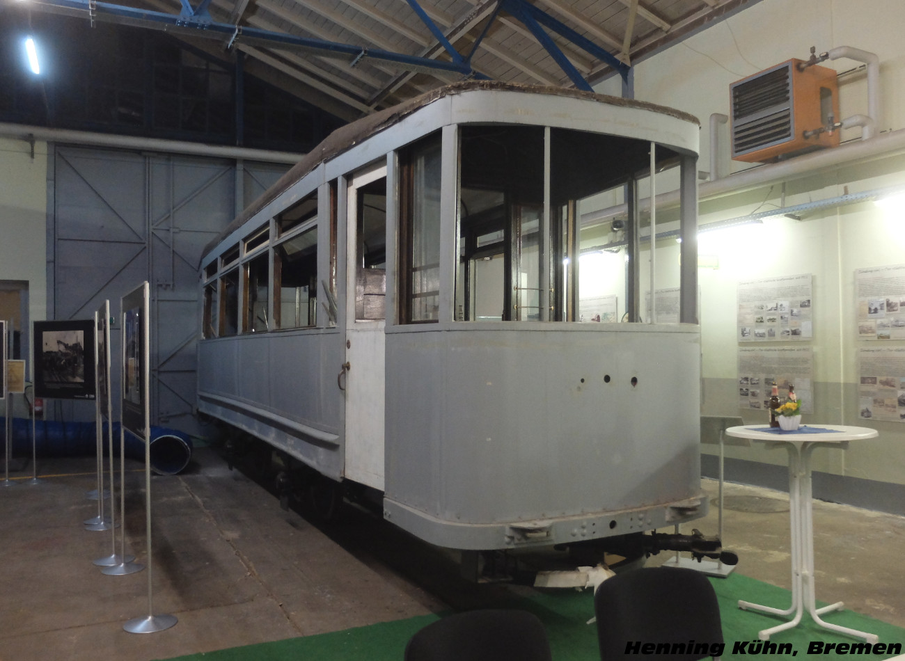 2-axle trailer tram #566