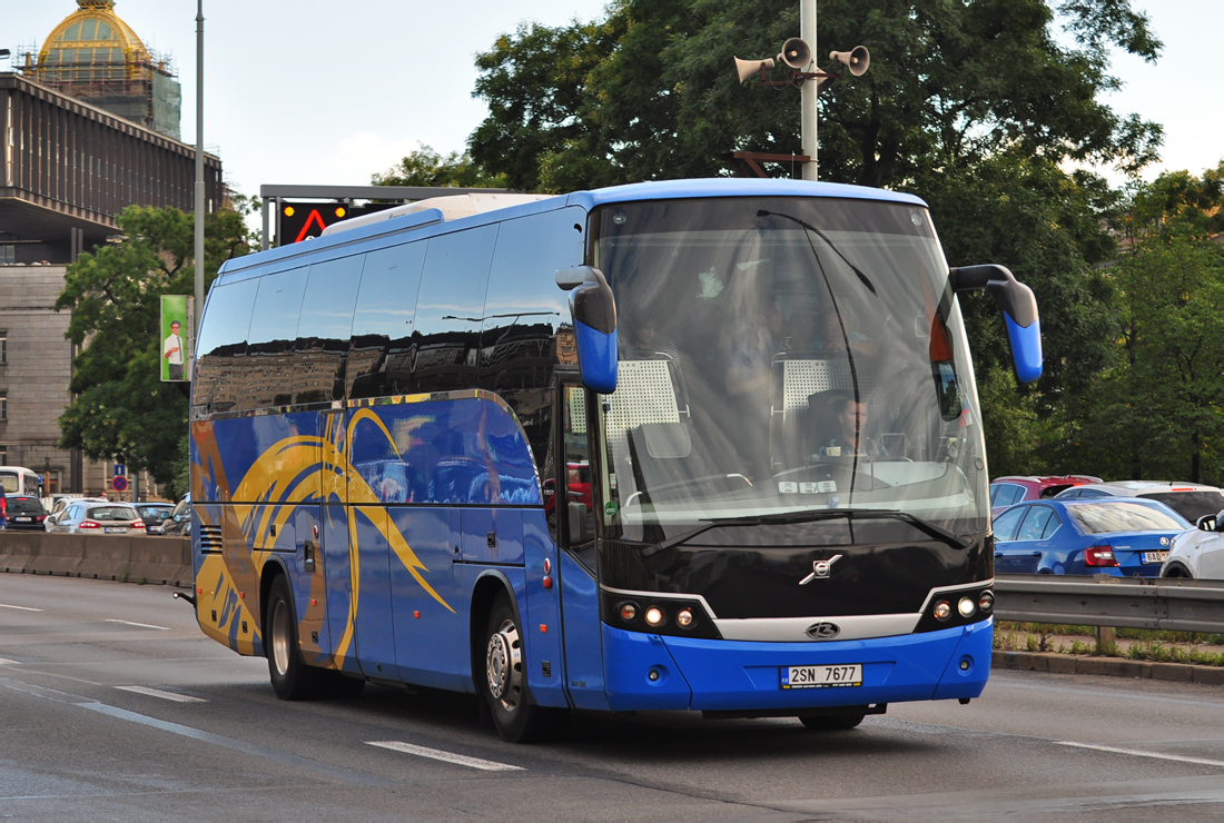 Volvo B9R / Beulas Aura #2SN 7677