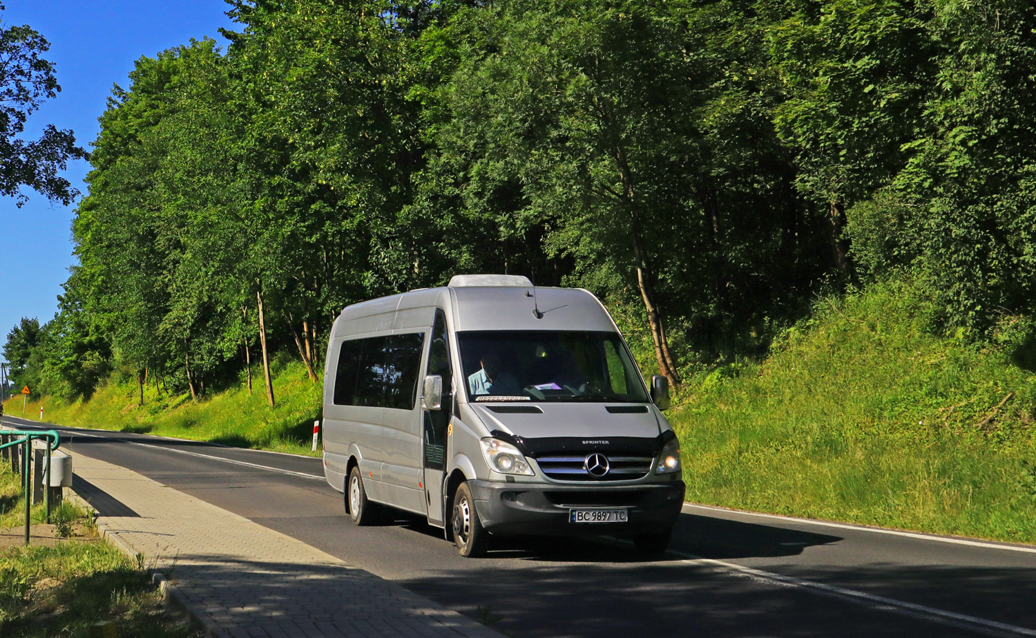 Mercedes-Benz 519 CDI / Kar-No (L4H2) #BC 9897 TC