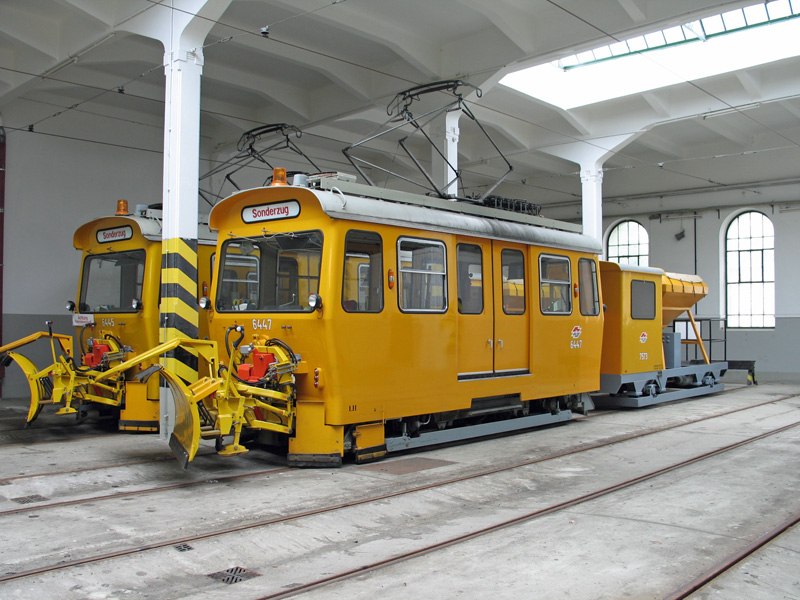 Type LH tram #6447